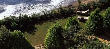 Роскошный Дворец с видом на море 