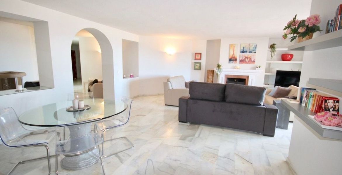 Spacious and contemporary 2 bedroom apartment