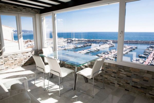 Stunning 3 bedroom penthouse in Puerto Banus