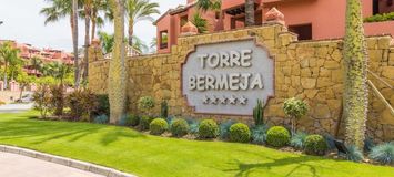 FIRST LINE OF THE SEA APARTMENT TORRE BERMEJA