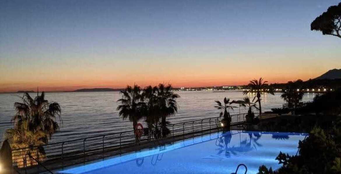 Apartamento en Marina Mariola, Marbella vista al mar