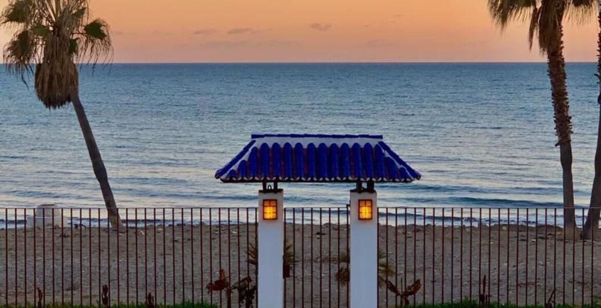 BUNGALOW BEACH FRONT MARBELLA