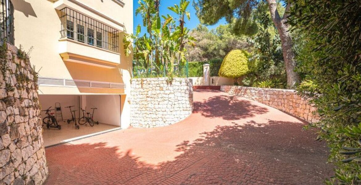 Villa en alquiler en Milla de Oro Marbella