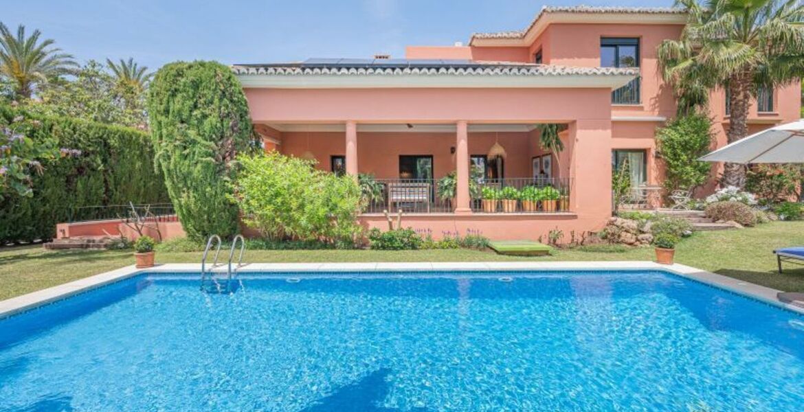 Villa en alquiler en Milla de Oro Marbella