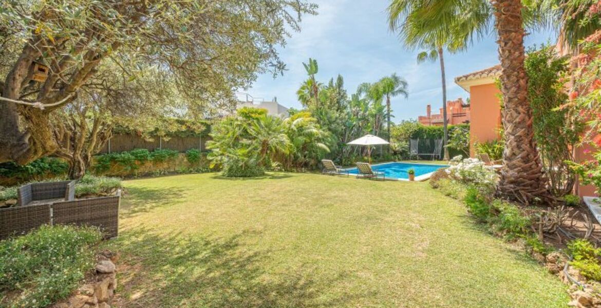 Villa en alquiler en Milla de Oro Marbella