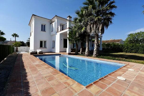 Villa for rent in Manilva