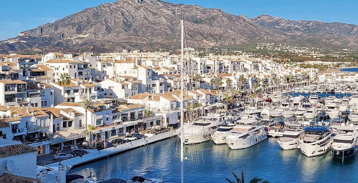 Penthouse for rent in Puerto Banus