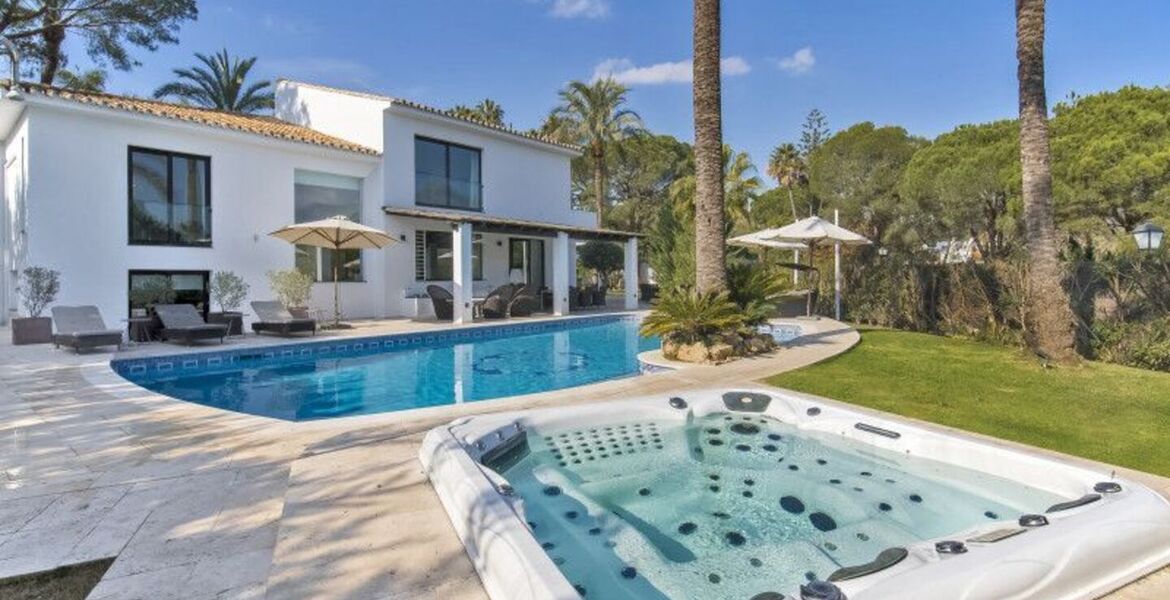 Luxury Villa in Nueva Andalucia with Heated Pool