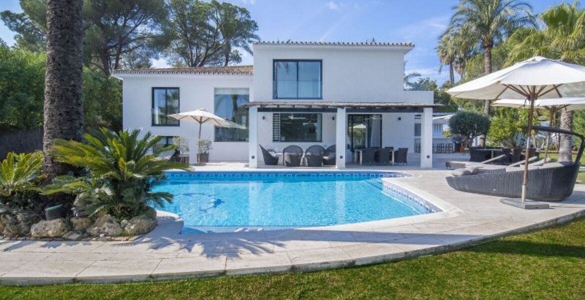 Luxury Villa in Nueva Andalucia with Heated Pool