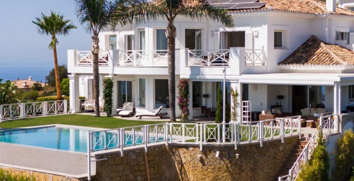 Villa in Marbella with Breathtaking Sea and Mountain Views