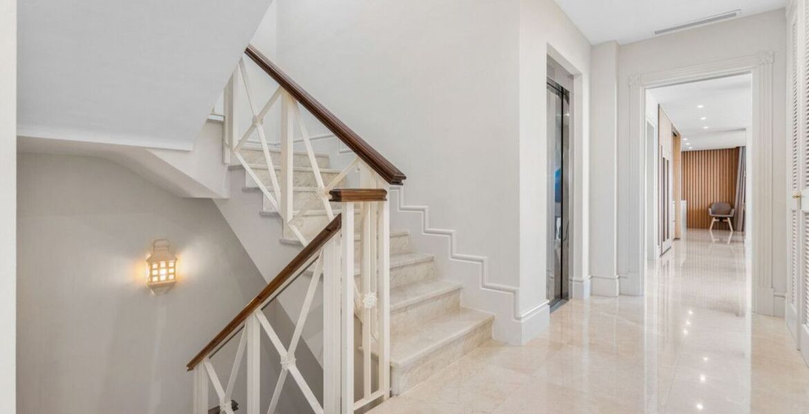 Villa in Marbella with Breathtaking Sea and Mountain Views