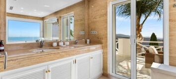 Villa in Marbella with Breathtaking Sea and Mountain Views