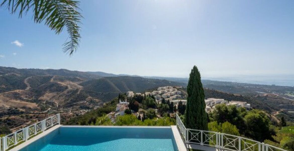 Villa in Marbella with Breathtaking Sea and Mountain Views