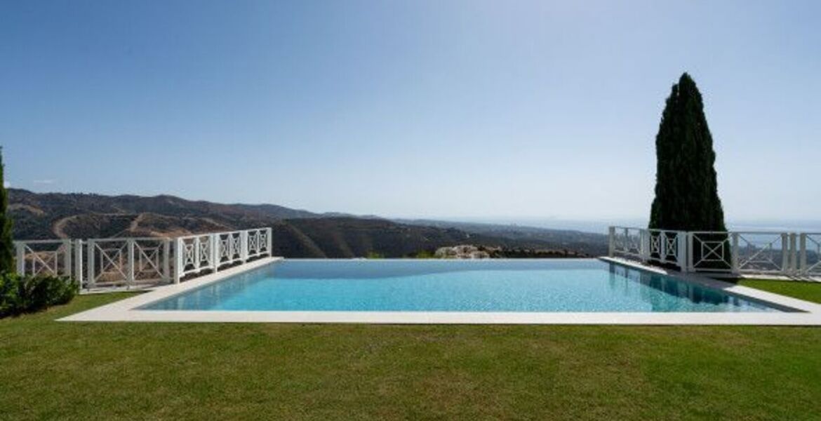 Villa in Marbella with Breathtaking Sea and Mountain Views