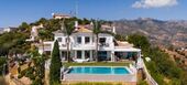 Villa in Marbella with Breathtaking Sea and Mountain Views