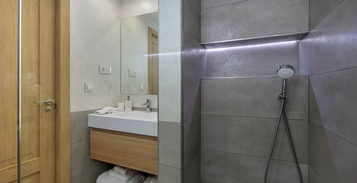 Moderno apartamento de 3 dormitorios en La Ola, Puerto Banús