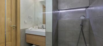 Moderno apartamento de 3 dormitorios en La Ola, Puerto Banús