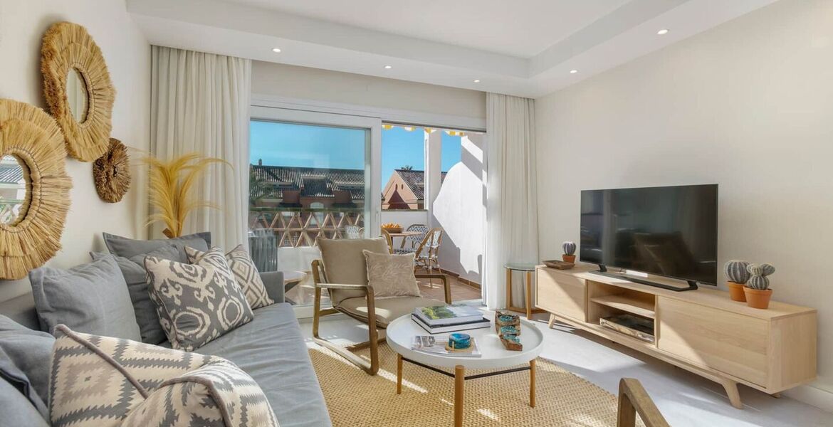 Moderno apartamento de 3 dormitorios en La Ola, Puerto Banús