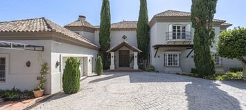 Rustic-Style Villa in Marbella Hill Club