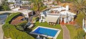 Moderna villa cerca de la playa de Calypso