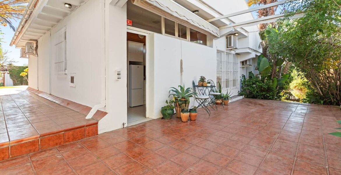 Moderna villa cerca de la playa de Calypso