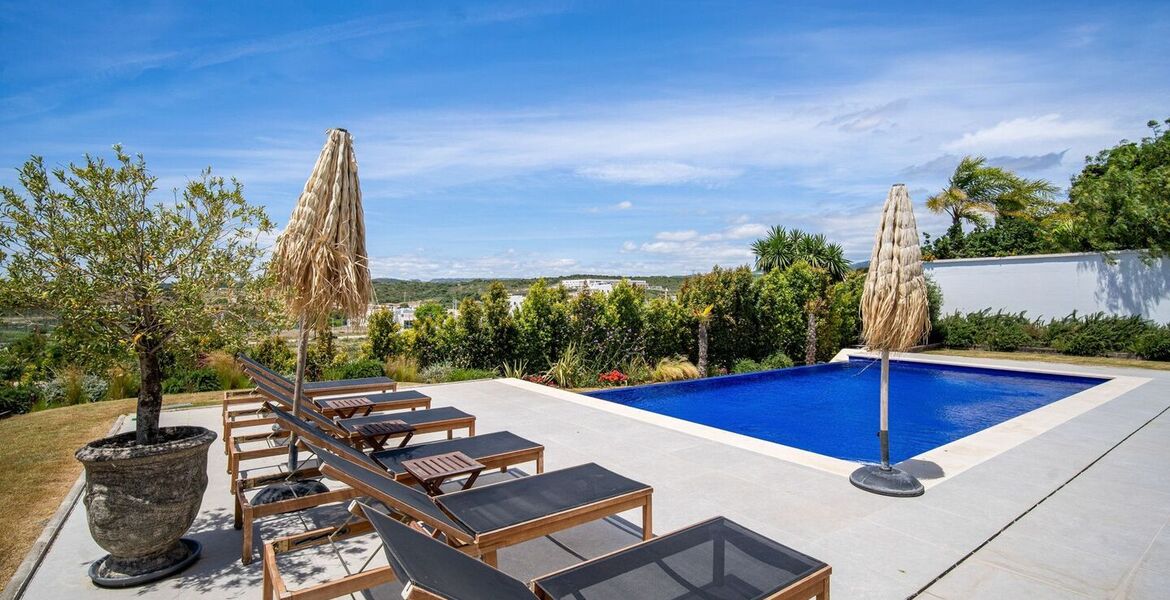 Contemporary Villa in Estepona with Infinity Pool