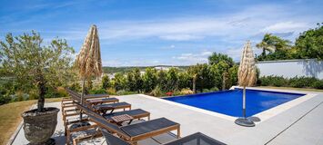 Contemporary Villa in Estepona with Infinity Pool