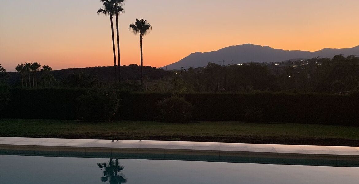 Villa à El Paraíso Estepona avec une vue imprenable