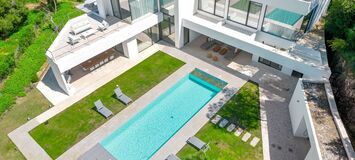 Elegante Villa Moderna en el Corazón de Elviria, Marbella