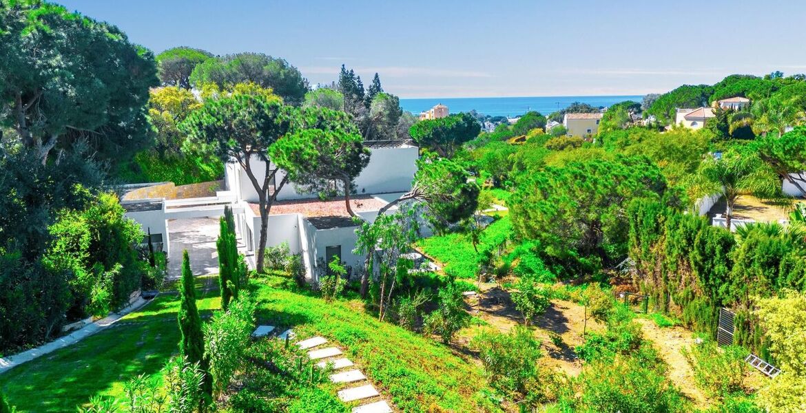 Elegante Villa Moderna en el Corazón de Elviria, Marbella