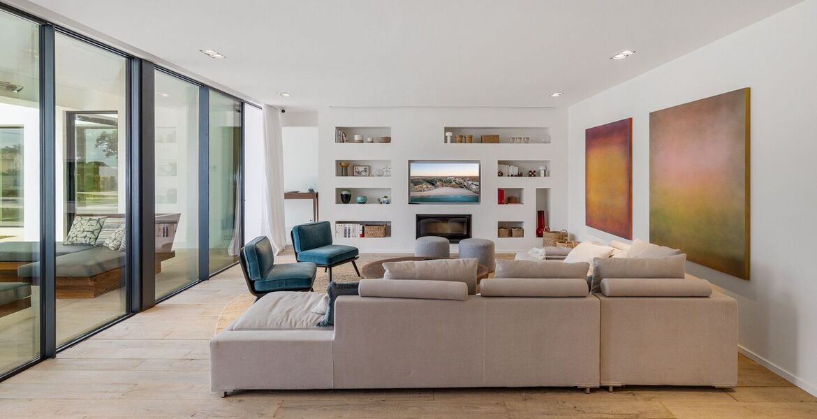 Elegante Villa Moderna en el Corazón de Elviria, Marbella