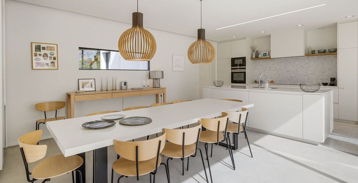 Elegante Villa Moderna en el Corazón de Elviria, Marbella