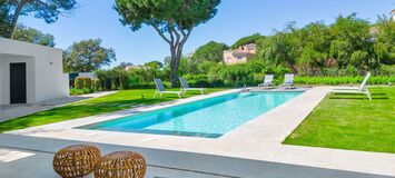 Elegante Villa Moderna en el Corazón de Elviria, Marbella