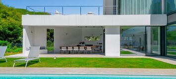 Elegante Villa Moderna en el Corazón de Elviria, Marbella