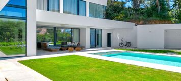 Elegante Villa Moderna en el Corazón de Elviria, Marbella