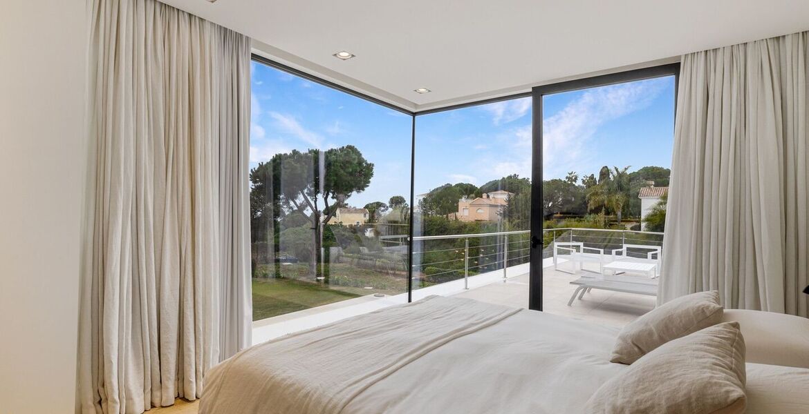 Elegante Villa Moderna en el Corazón de Elviria, Marbella