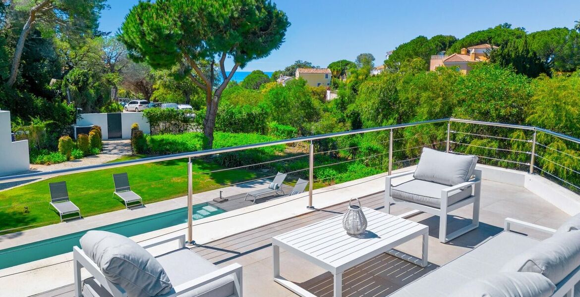 Elegante Villa Moderna en el Corazón de Elviria, Marbella