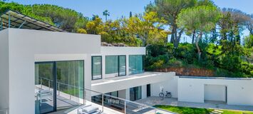 Elegante Villa Moderna en el Corazón de Elviria, Marbella