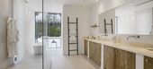 Elegante Villa Moderna en el Corazón de Elviria, Marbella