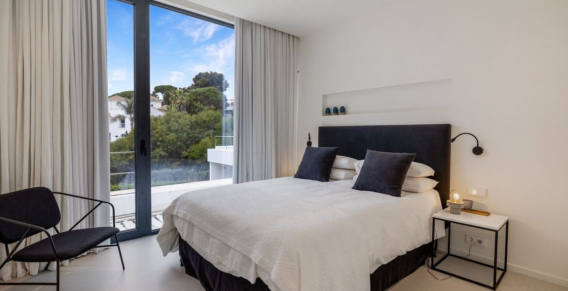Elegante Villa Moderna en el Corazón de Elviria, Marbella