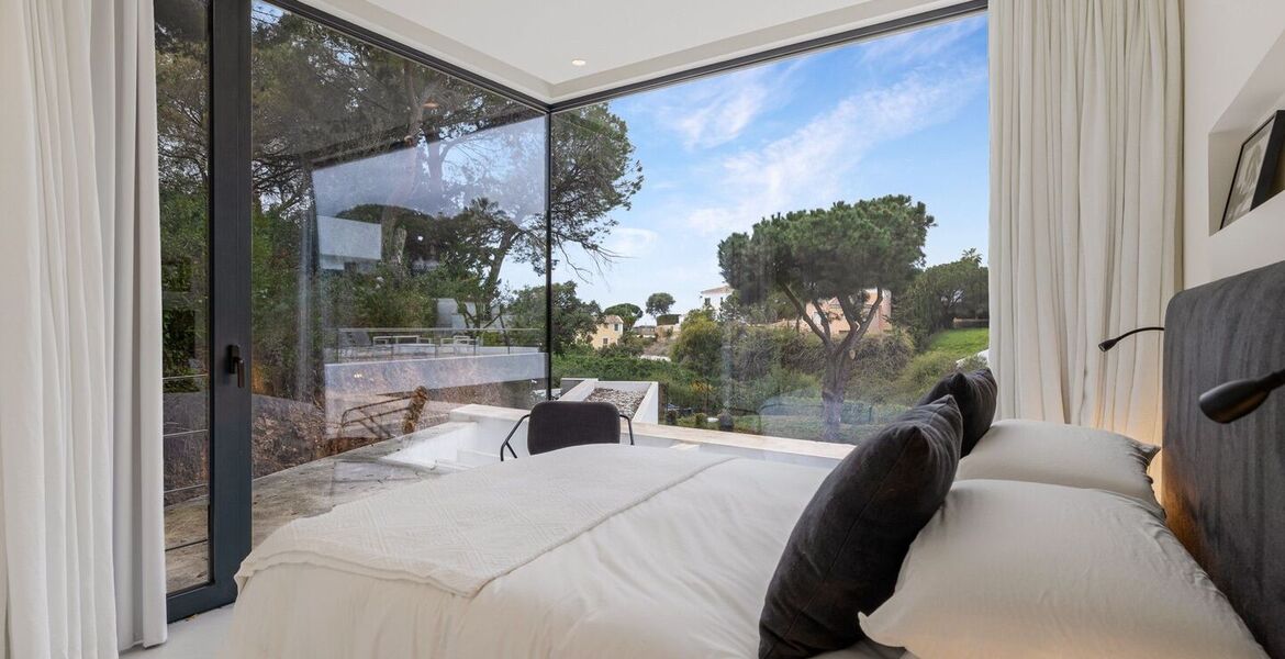 Elegante Villa Moderna en el Corazón de Elviria, Marbella