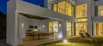 Elegante Villa Moderna en el Corazón de Elviria, Marbella