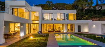 Elegante Villa Moderna en el Corazón de Elviria, Marbella