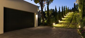Elegante Villa Moderna en el Corazón de Elviria, Marbella