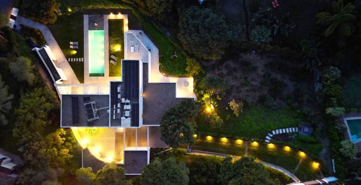 Elegante Villa Moderna en el Corazón de Elviria, Marbella