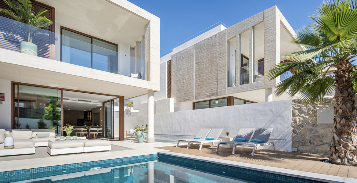 Luxury 4-Bedroom Townhouse in Marbella