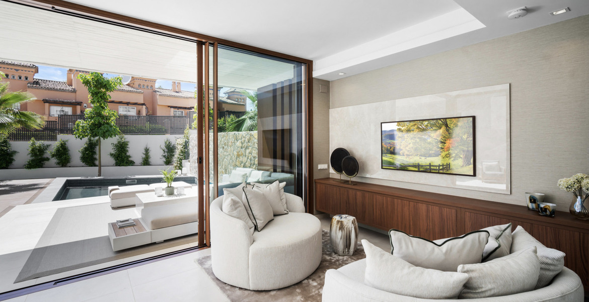 Luxury 4-Bedroom Townhouse in Marbella