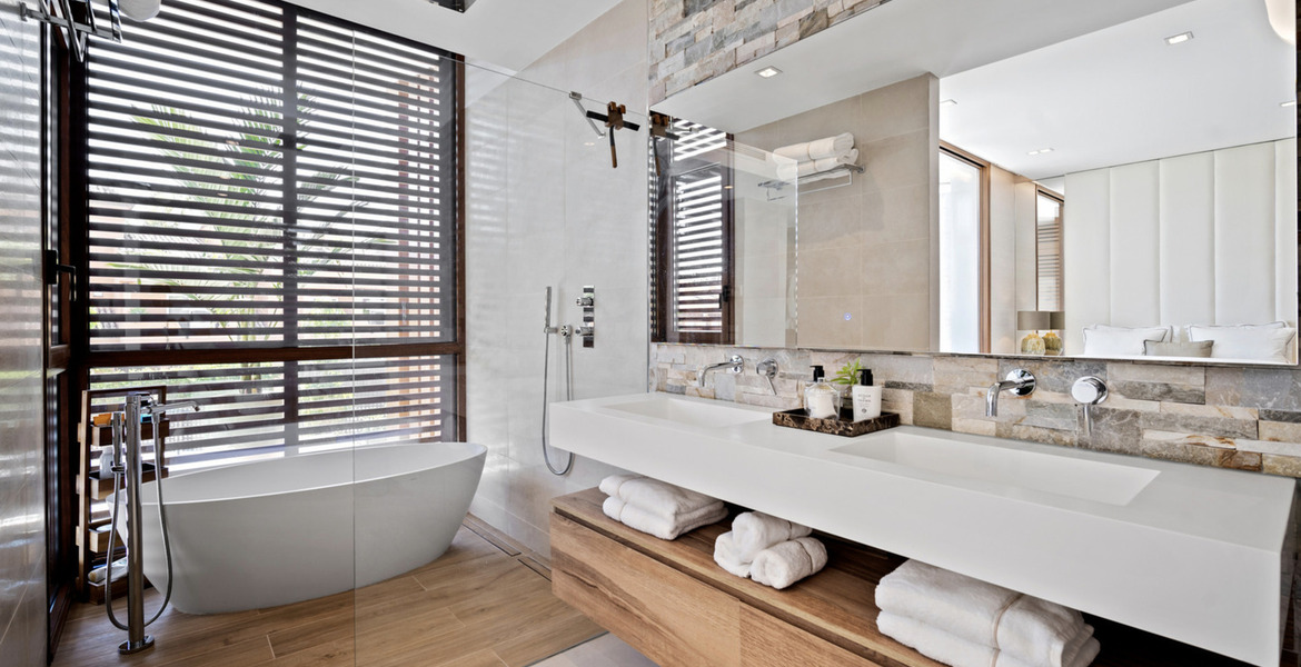 Luxury 4-Bedroom Townhouse in Marbella