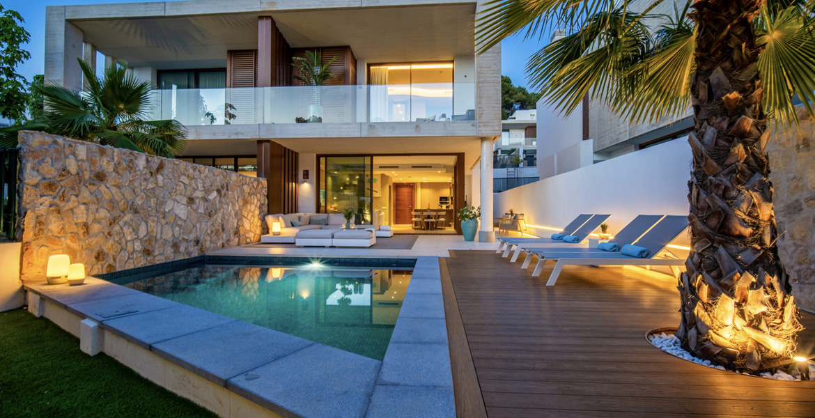 Luxury 4-Bedroom Townhouse in Marbella