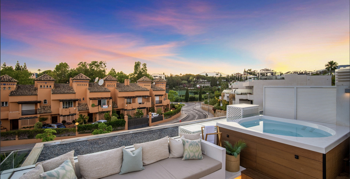 Luxury 4-Bedroom Townhouse in Marbella